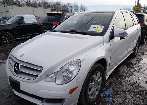 2007 Mercedes-Benz R 350 4Matic z USA, uszkodzony, nr VIN 4JGCB65E07A040464